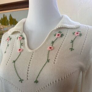 Vintage 1960s knit sweater with embroidered rose detail